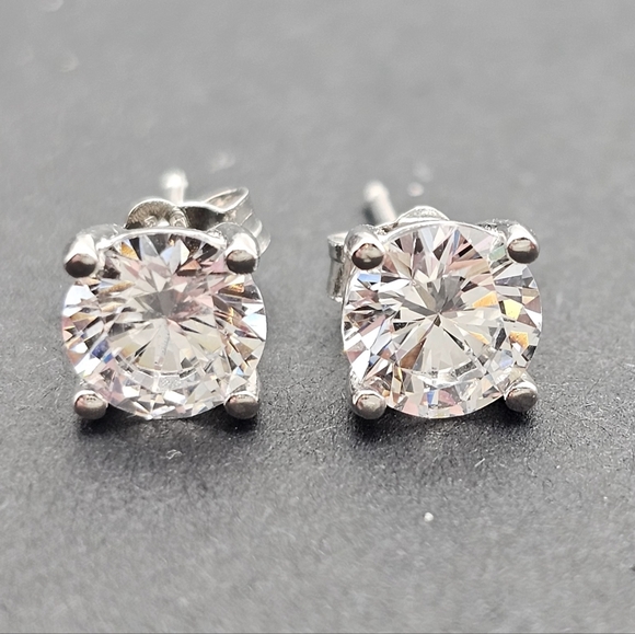 Sterling silver Cubic Zirconia Earrings - Picture 7 of 8